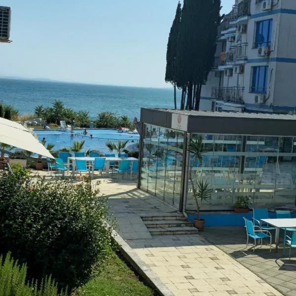 POMORIE Luxury Appartment: Ahyolu'nda bir otel