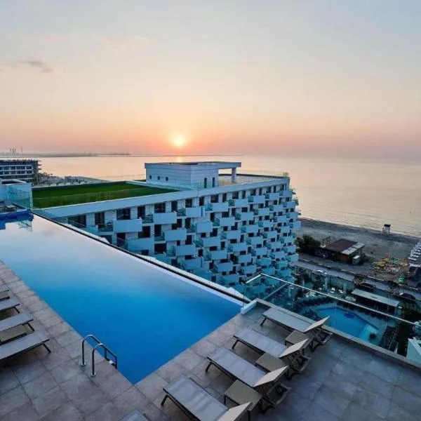 Alezzi Infinity White Sparrow: Mamaia-Sat – Năvodari şehrinde bir otel