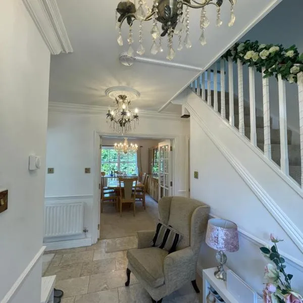 Beautiful 5 Bedroom House Oxford - Sleeps 10, hotell i Oxford