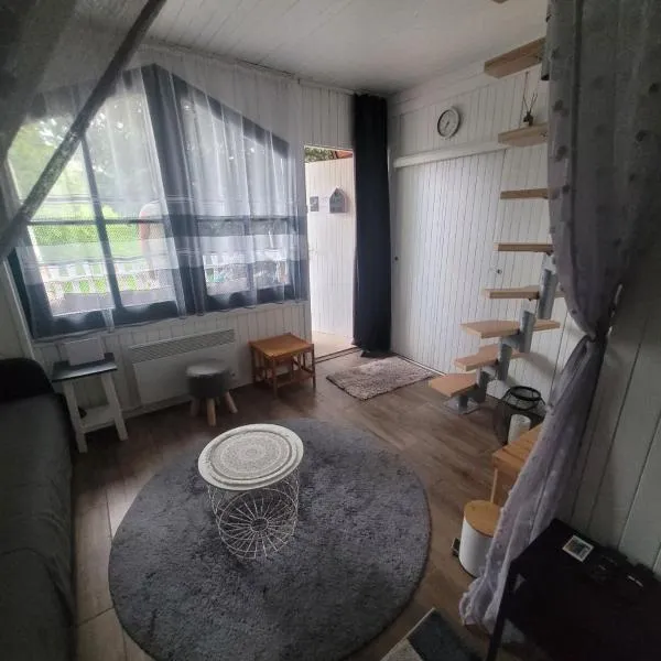 ApróLak Apartman Zalakaros, hotel di Zalakaros