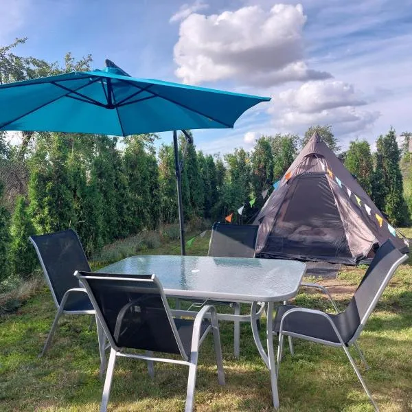 Camping Camino Latvija 2-4 person tent, hôtel à Naujoji Akmenė