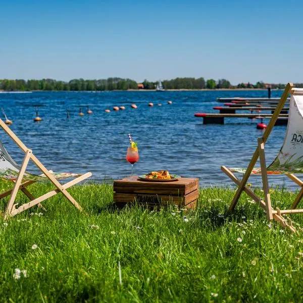 Stare Sady Chillout Rooms "Pod Jabłoniami", hotel u gradu 'Mikołajki'