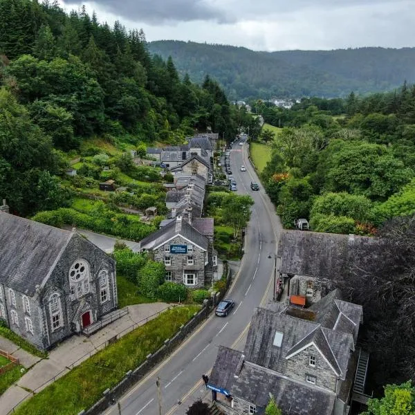 Base Camp Snowdonia, hotel in Betws-y-Coed