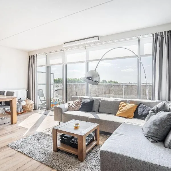 Modern appartement met gratis fietsen, hotel i Breda