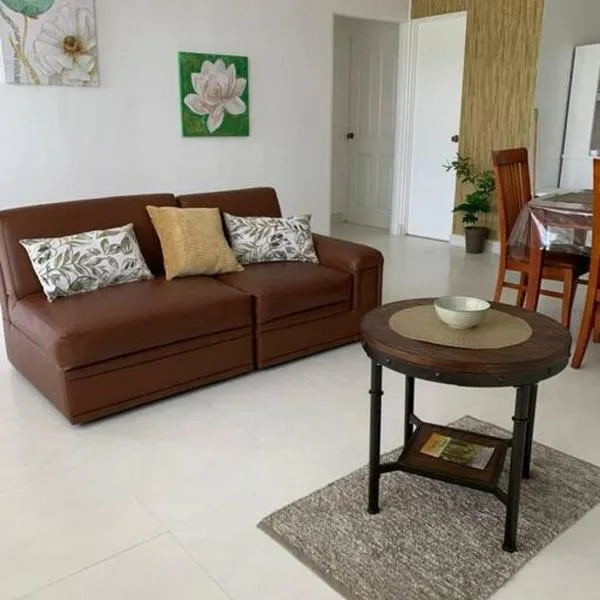 Apartamento VillaRegis 5, Zapote, San Jose, hotel di San Jose