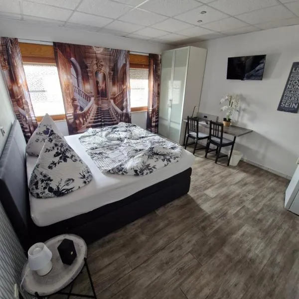 BoardingHouse Sinsheim zentral am Burgplatz, hotel em Sinsheim