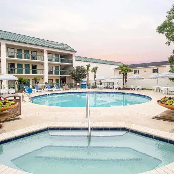 Econo Lodge Inn & Suites Foley-North Gulf Shores, hotel di Perdido Key