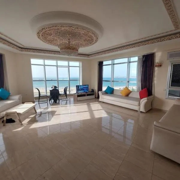 Bel appartement front mer Tanger, ξενοδοχείο στην Ταγγέρη