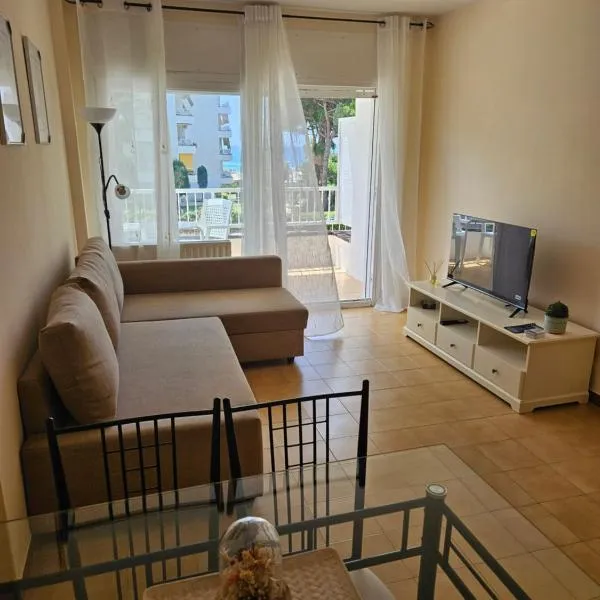 Apartament Playa Fenals, מלון ביורט דה מאר