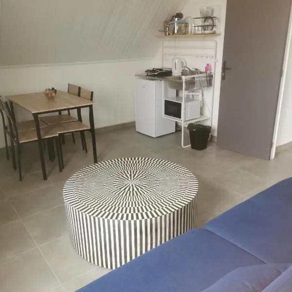 Appartement 6 , DISNEYLAND - PARKING GRATUIT - MAISON DES PLATANES, ξενοδοχείο σε Meaux