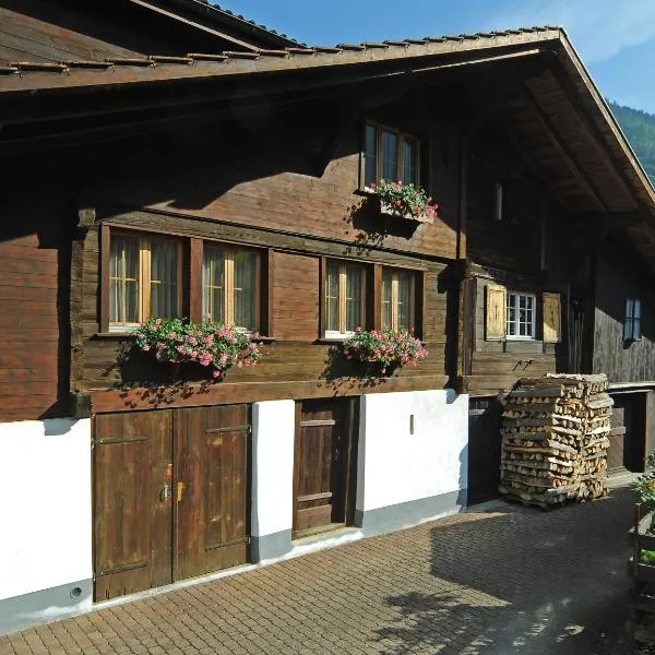 Hostel Chalet Stöckli mit Etagendusche, hotel v mestu Wilderswil