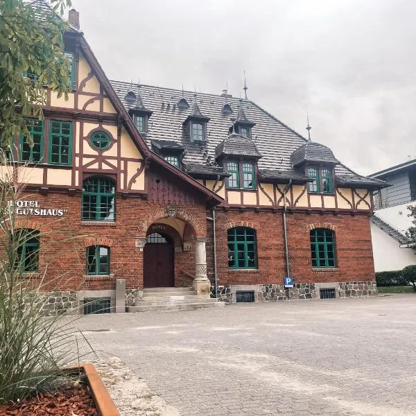 Altes Gutshaus，位于瓦伦的酒店