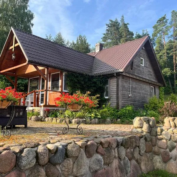 Drewniany Domek w Zakątku Andrzeje Śniczany 18, hotel Sokółkában