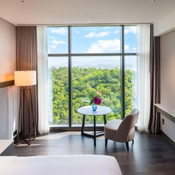 DoubleTree By Hilton Seoul Pangyo, отель в Сувоне