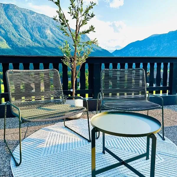 Das Alpenzeit Appartement mit Just Private Terrasse، فندق في باد اوسي