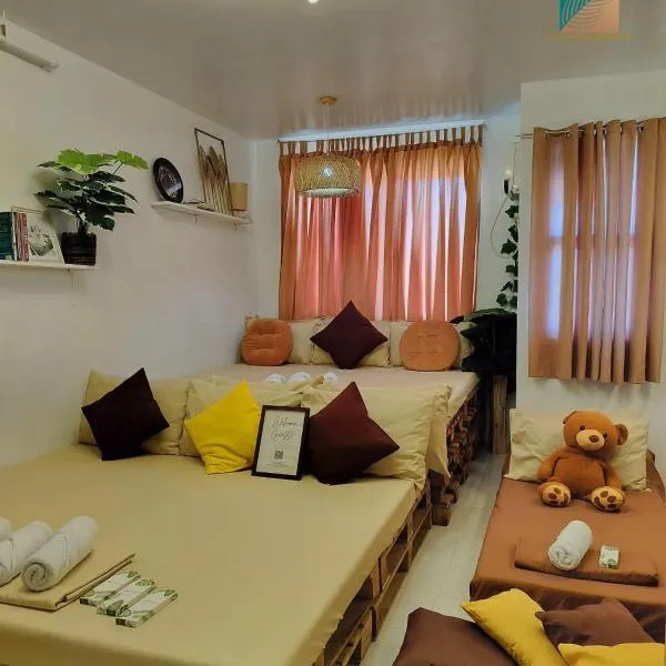 El Nissi Staycation, FAMILY & CONTEMPORARY CABIN, Adjacent Rooms, Enchanted Kingdom, viešbutis mieste Santa Rosa