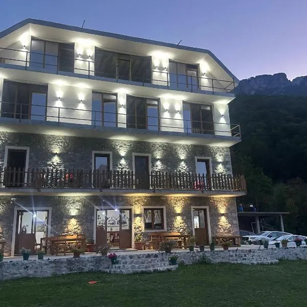 Hotel Vellezrit Guri, hotel u gradu 'Theth'