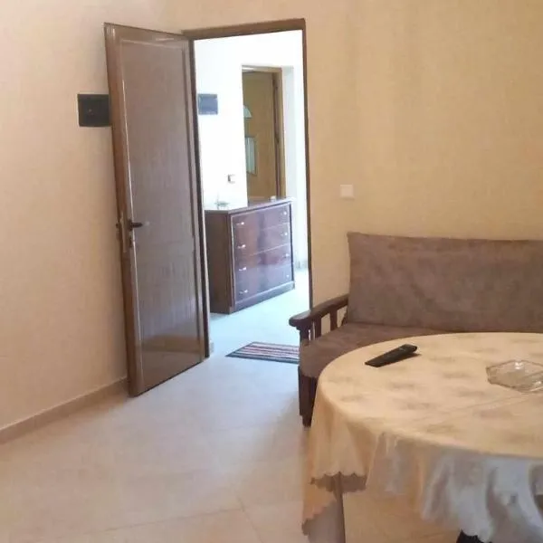 Apartments Natalia Fier Albania: Fier şehrinde bir otel