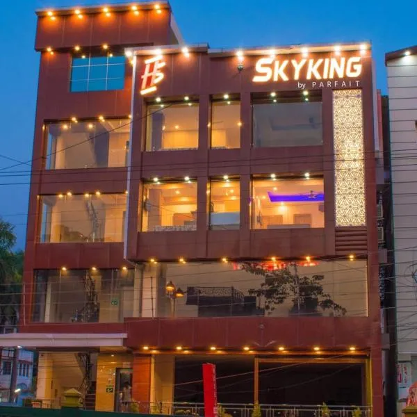 Hotel Skyking, מלון בדהראדון