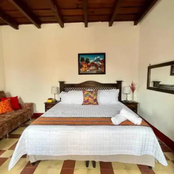 T3 Nice apartment just 3 blocks from the Park, hotel di Antigua Guatemala