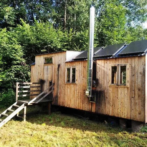 Celoroční GLAMPING v pohodlném domečku, hotelli kohteessa Výprachtice