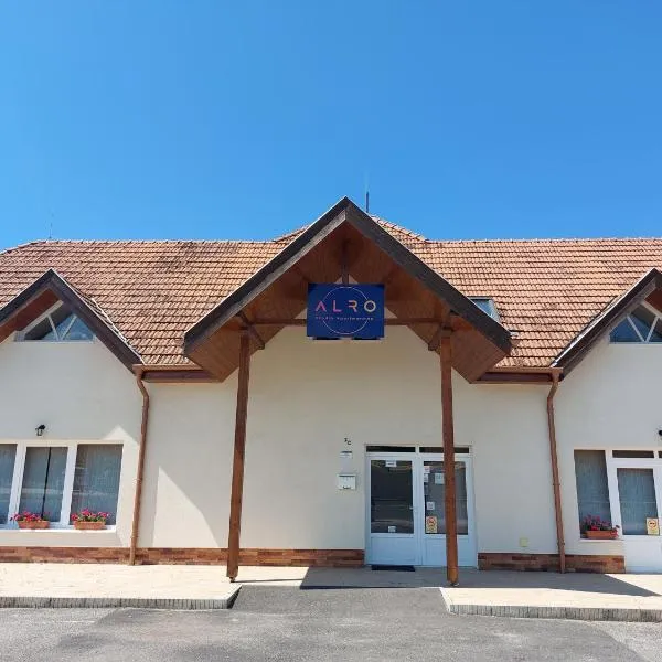 ALRO Stúdió Apartmanház, hotel Balatonszárszón