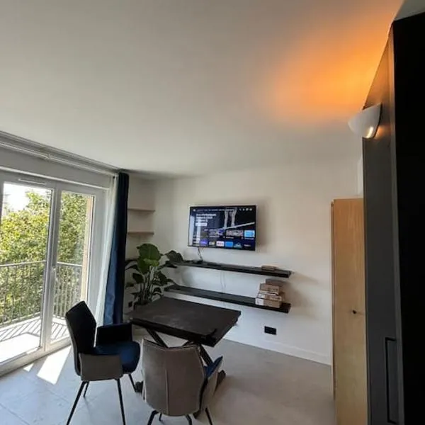 Studio à Courbevoie 92, hotell i Courbevoie