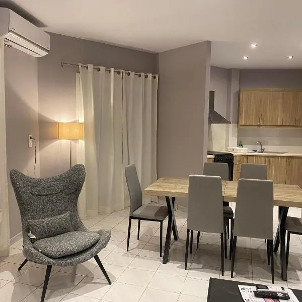 Alyzia Apartment, готель у місті Ксилокастрон