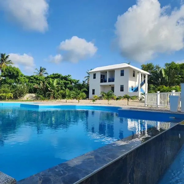 Bella Villa room with large pool and close to beach, hótel í Las Galeras