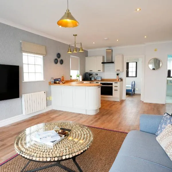 Fabulous 3-bedroom home across St Michaels Mount, hotel a St Ives