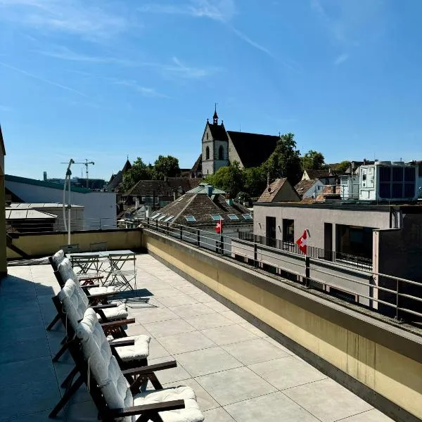 Penthouse Rooftop Loft, 200sq, 2 floors in city center- 5min Bhf SBB, hotel in Bazel