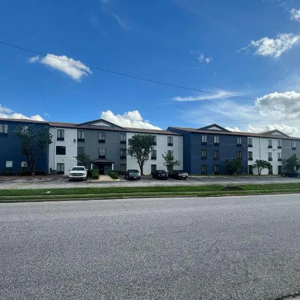 Quality Inn & Suites at Airport Blvd I-65, hotel v destinaci Mobile