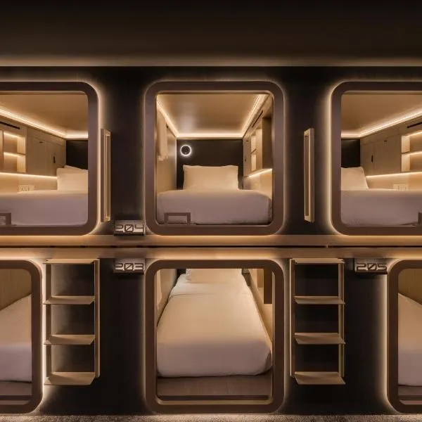 CUBE - Social Boutique Capsule Hotel، فندق في سنغافورة