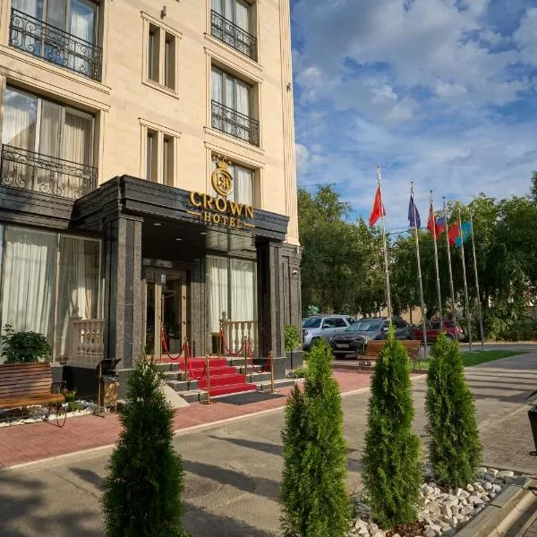 Crown Hotel, hotel di Bishkek