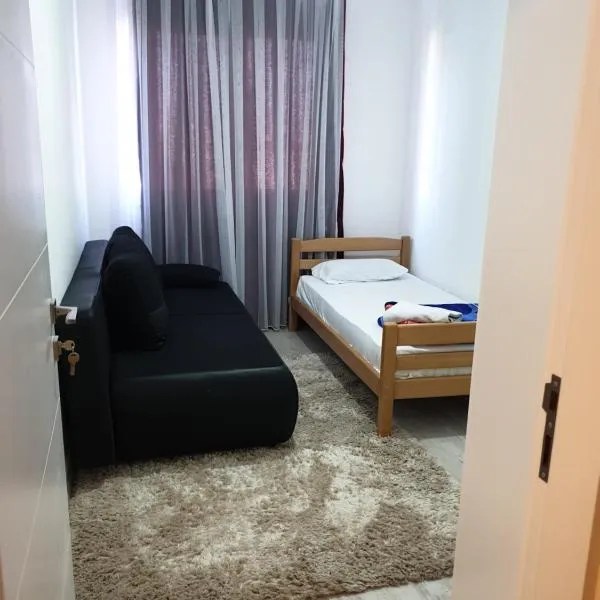 Budget Stay Guest House، فندق في بريشتيني