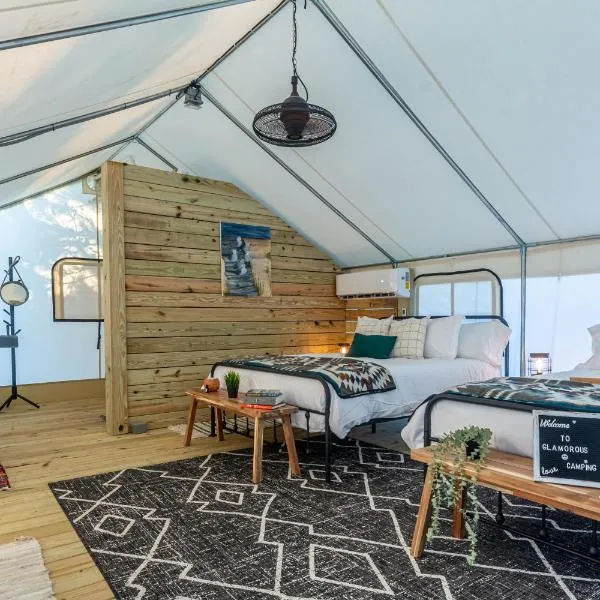 Timberline Glamping Orange Beach, hotel di Perdido Key