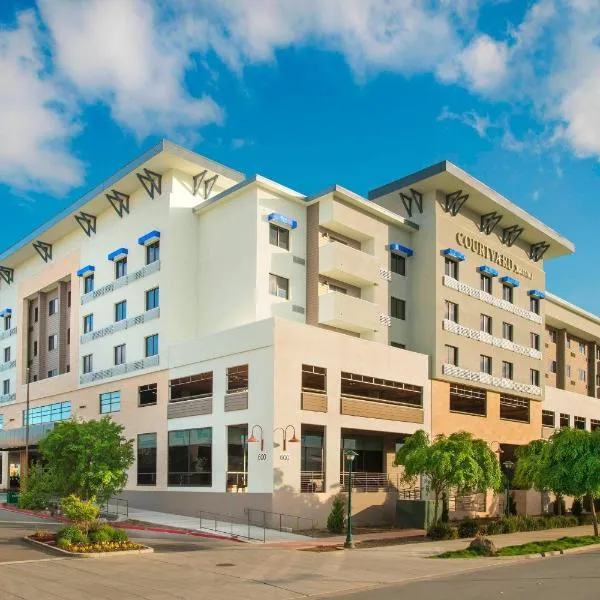 Courtyard by Marriott Redwood City, hotel sa Redwood City