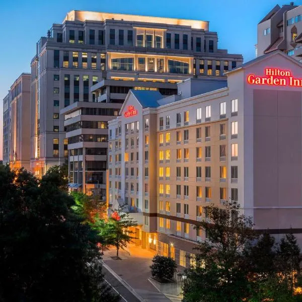 Hilton Garden Inn Arlington/Courthouse Plaza, khách sạn ở Arlington