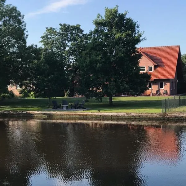 Hafenfewo Weener - Urlaub direkt am Wasser, hotel u gradu 'Weener'