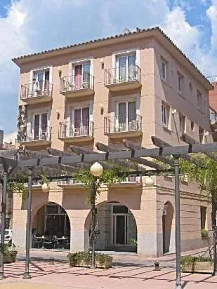 Hotel Plaça, hotel din Sant Feliu de Guíxols