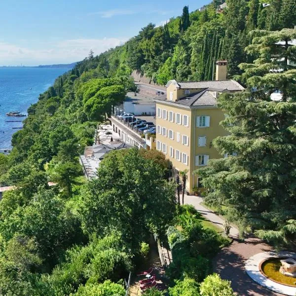 Hotel Riviera & Maximilian's, hotel i Trieste