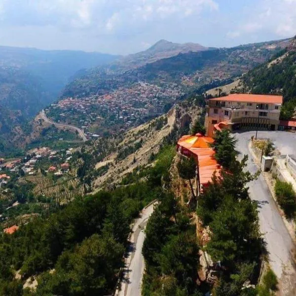 Hotel L'Aiglon, viešbutis mieste Bešaris