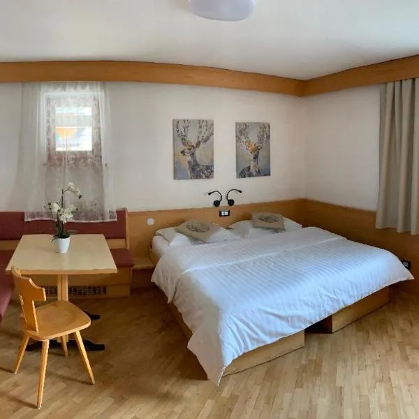 Bed & Breakfast Garnì Tobià, hotell sihtkohas Canazei