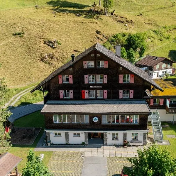 Engelberg Youth Hostel، فندق في إنغيلبرغ