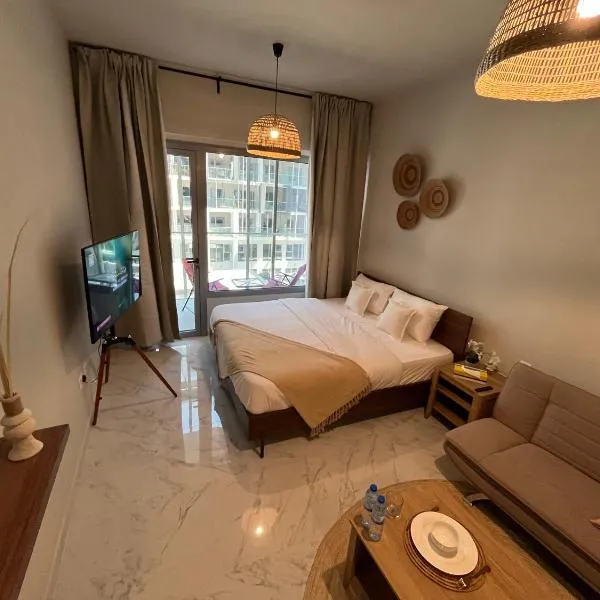 The Chic Retreat, Stylish Studio Close to Yas & Airport, khách sạn ở Abu Dhabi