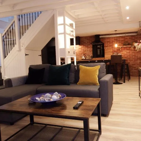 Newly Renovated Stunning Warehouse Apartment, hotell sihtkohas Bournemouth