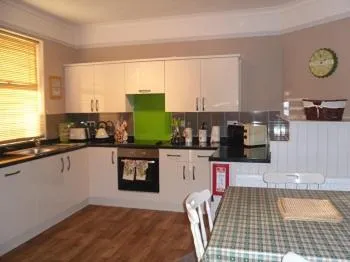 Claremont House Holiday Apartments, hotel in Conwy