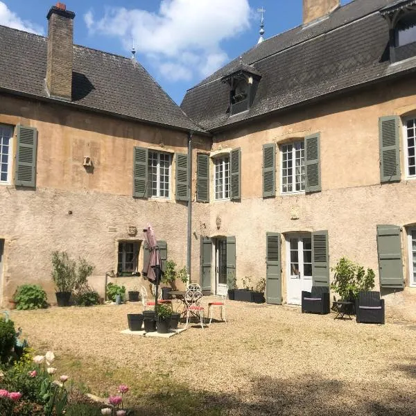 La Maison des Gardes - Chambres d'hôtes, hotel di Cluny