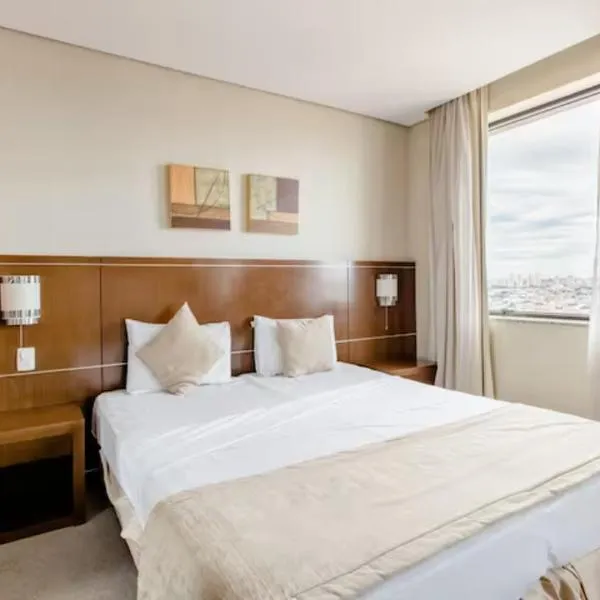 Flat espaçoso, localização privilegiada ap 1507, Hotel in Osasco