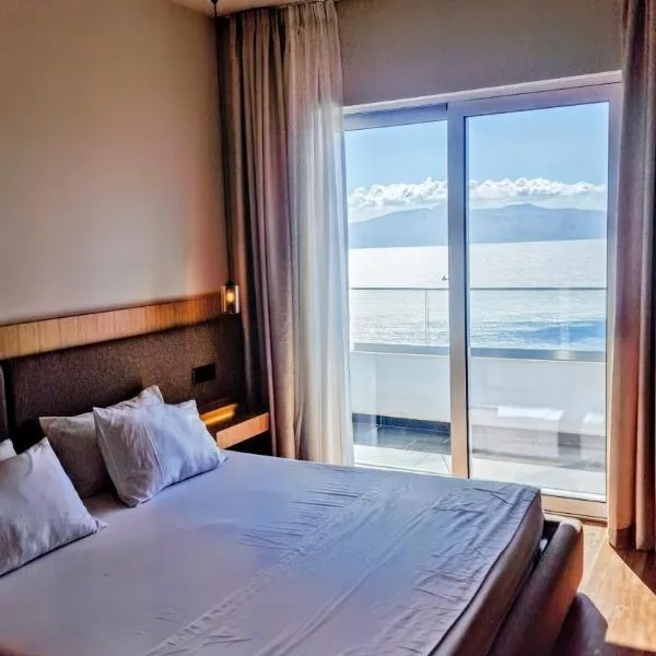 Sunset Shoreline Saranda - Sea View - Free Private Parking - Pool, khách sạn ở Sarandë